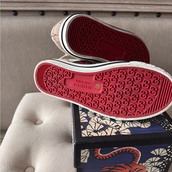Gucci Beige Monogram Sneakers with Green and Red Accents - Picture 3 of 5